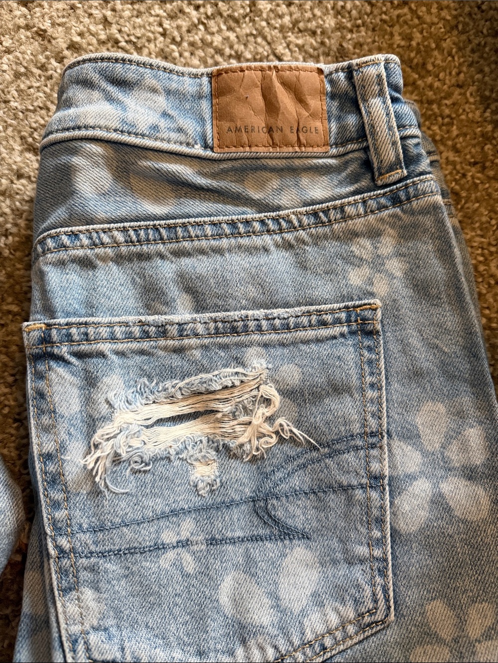 American Eagle Light Blue Floral Distressed shorts